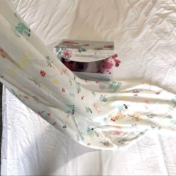 New Baby Girl Gift Box All Brand New Items - Picture 6 of 8